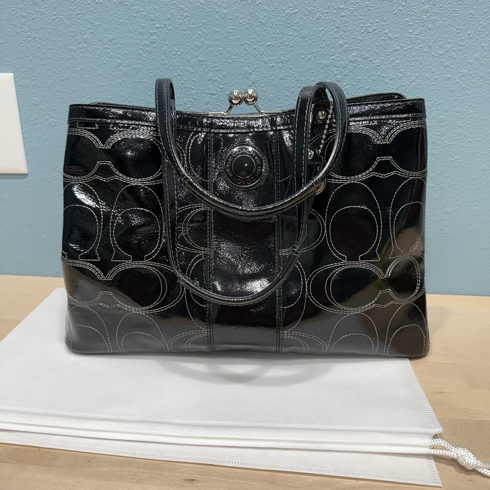 Coach F19215 Black Patent Leather Logo Kiss Lock Carryall Purse Shoulder Bag EUC - Picture 3 of 16